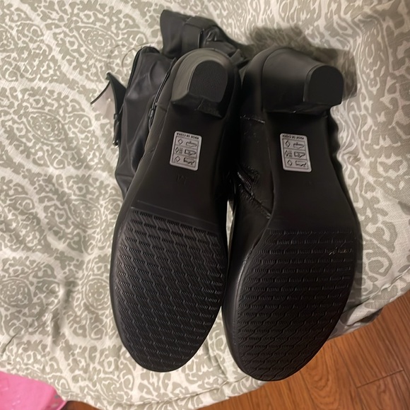 New Rue 21 zip up boots, black, size Medium (women's 6-7), with heel - Picture 3 of 10